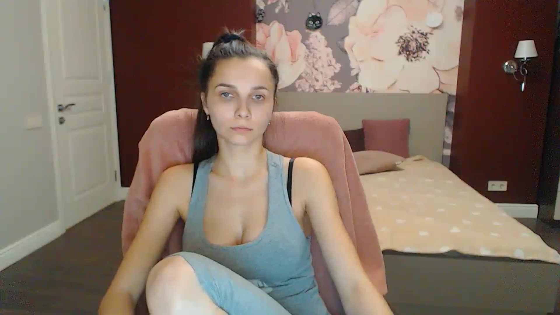Gallery image thumbnail from Karina_Mils's myfreecams stream on, 12/10/2023, 14:39 image 2 of 20
