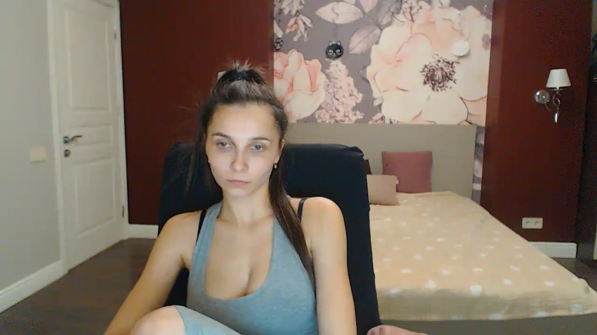 Gallery image thumbnail from Karina_Mils's myfreecams stream on, 12/10/2023, 17:18 image 4 of 20