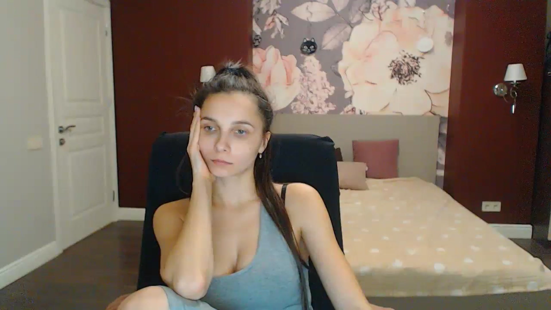Gallery image thumbnail from Karina_Mils's myfreecams stream on, 12/10/2023, 17:18 image 2 of 20