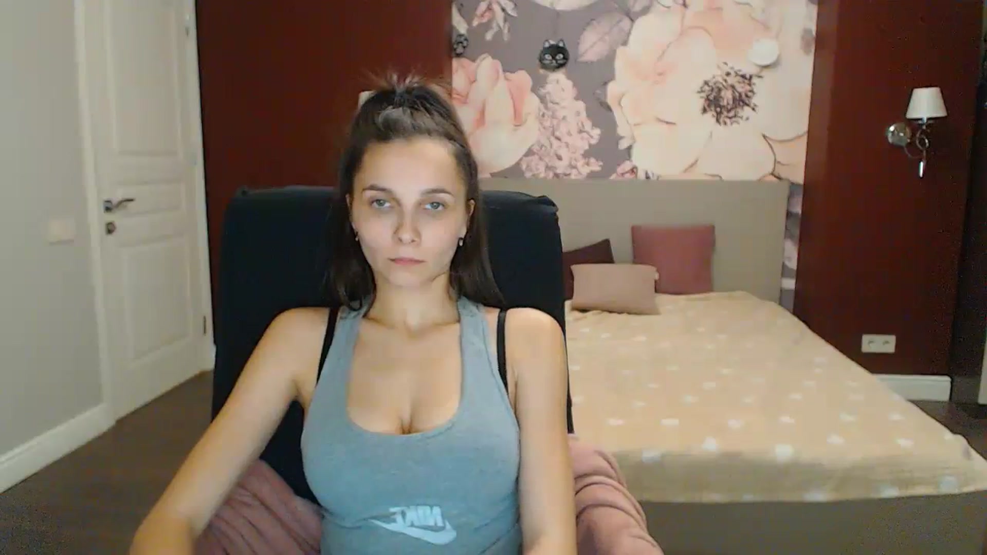 Gallery image thumbnail from Karina_Mils's myfreecams stream on, 12/10/2023, 17:18 image 15 of 20