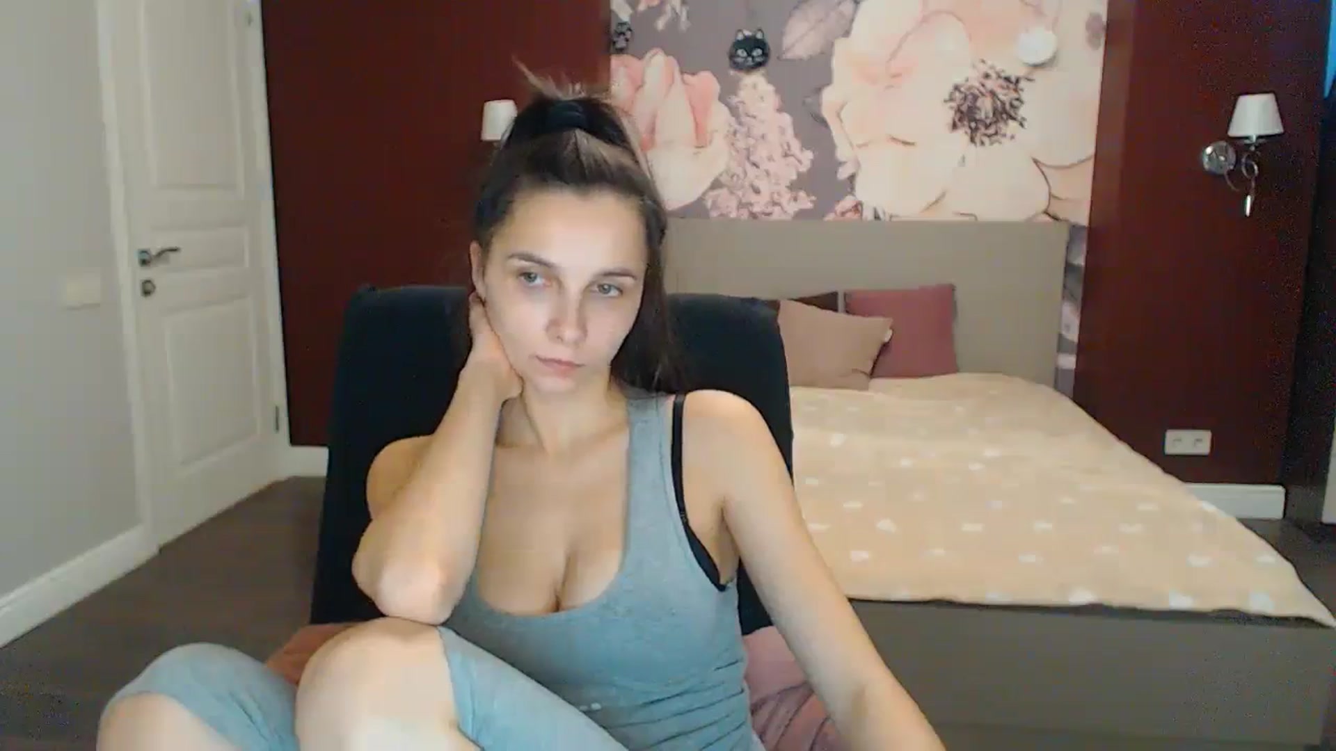Gallery image thumbnail from Karina_Mils's myfreecams stream on, 12/11/2023, 08:57 image 2 of 20