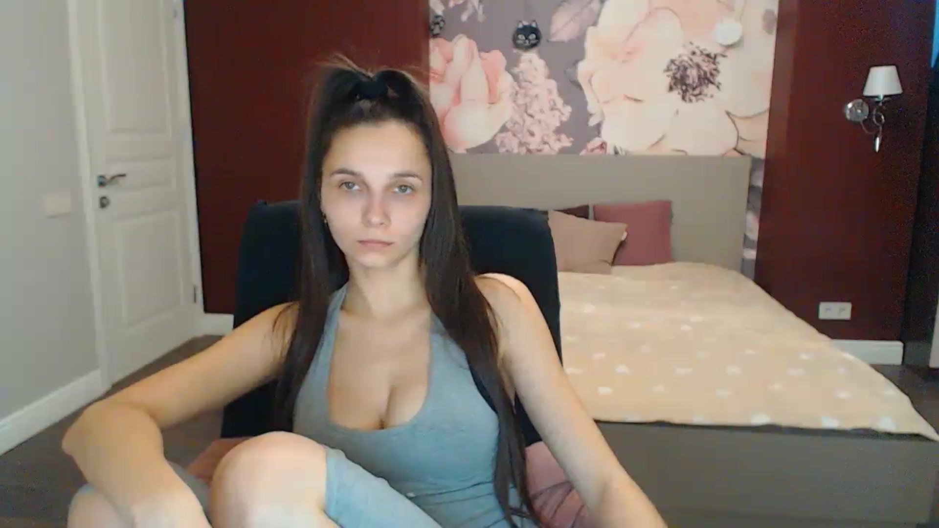 Gallery image thumbnail from Karina_Mils's myfreecams stream on, 12/11/2023, 08:57 image 6 of 20