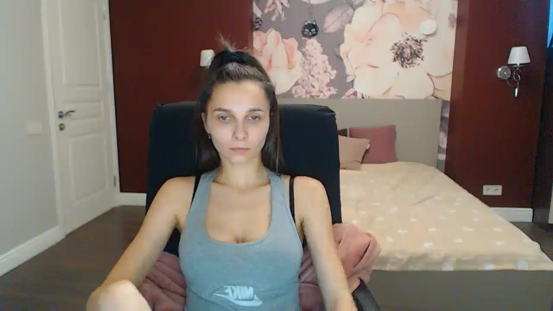 Gallery image thumbnail from Karina_Mils's myfreecams stream on, 12/11/2023, 10:35 image 9 of 20