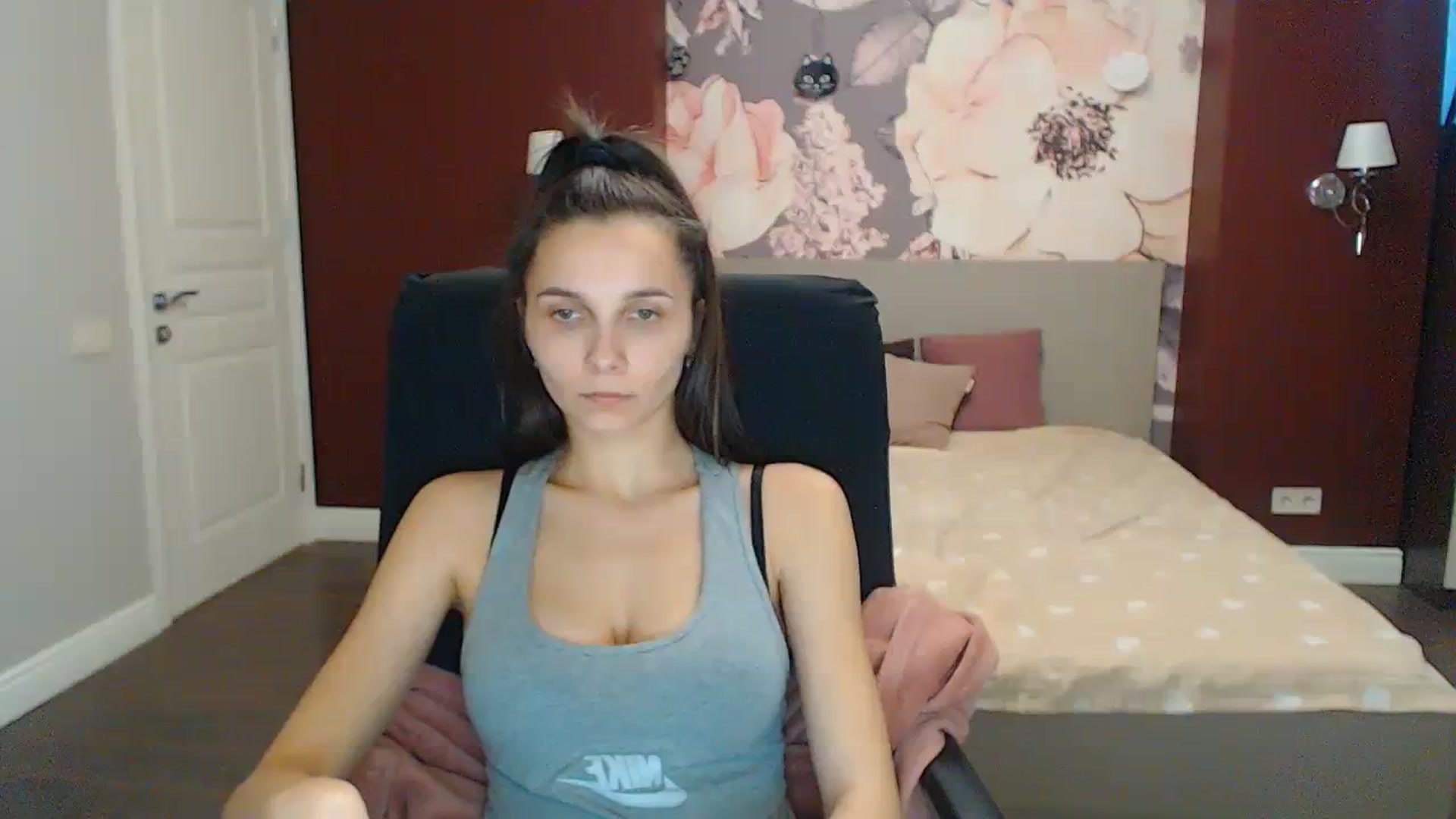 Gallery image thumbnail from Karina_Mils's myfreecams stream on, 12/11/2023, 10:35 image 10 of 20