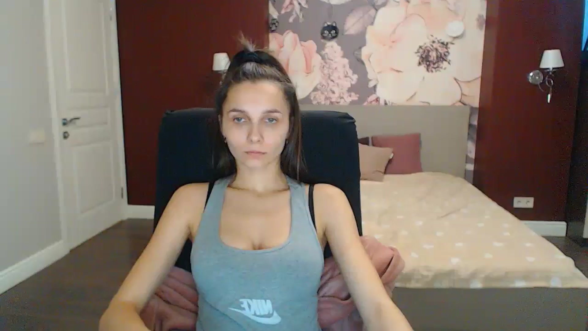 Gallery image thumbnail from Karina_Mils's myfreecams stream on, 12/11/2023, 10:35 image 6 of 20