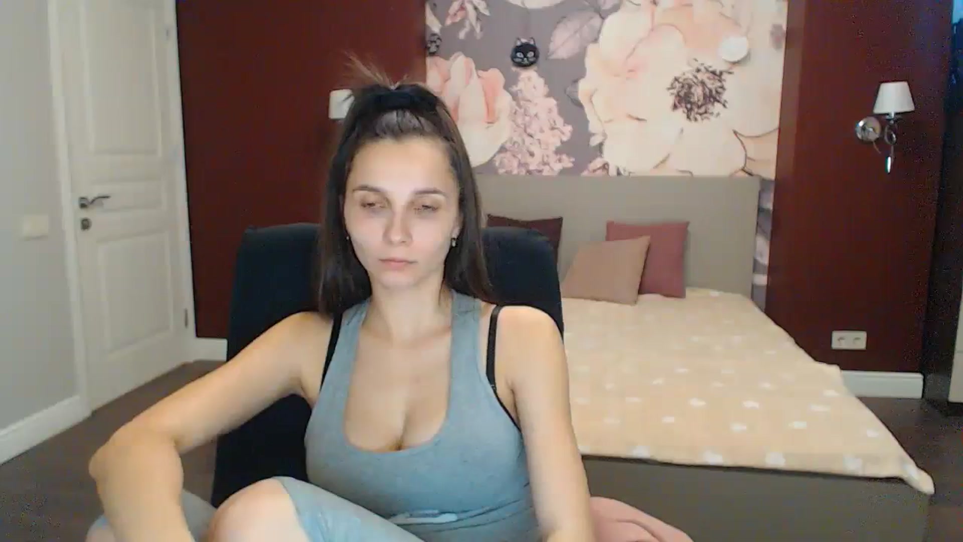 Gallery image thumbnail from Karina_Mils's myfreecams stream on, 12/16/2023, 08:32 image 19 of 20