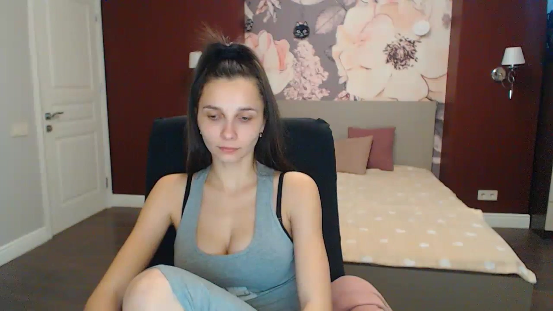 Gallery image thumbnail from Karina_Mils's myfreecams stream on, 12/16/2023, 08:32 image 17 of 20