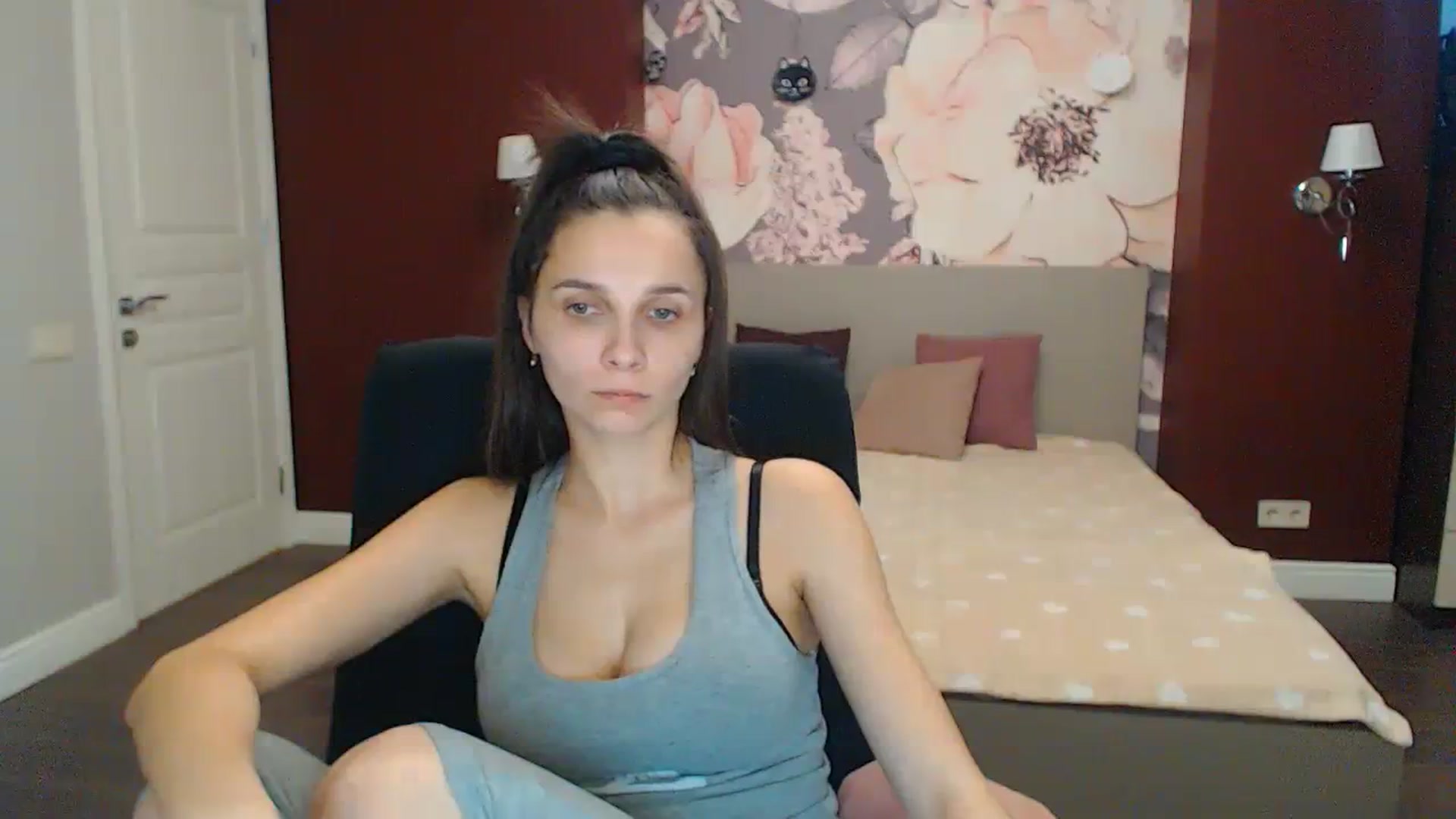Gallery image thumbnail from Karina_Mils's myfreecams stream on, 12/16/2023, 08:32 image 20 of 20