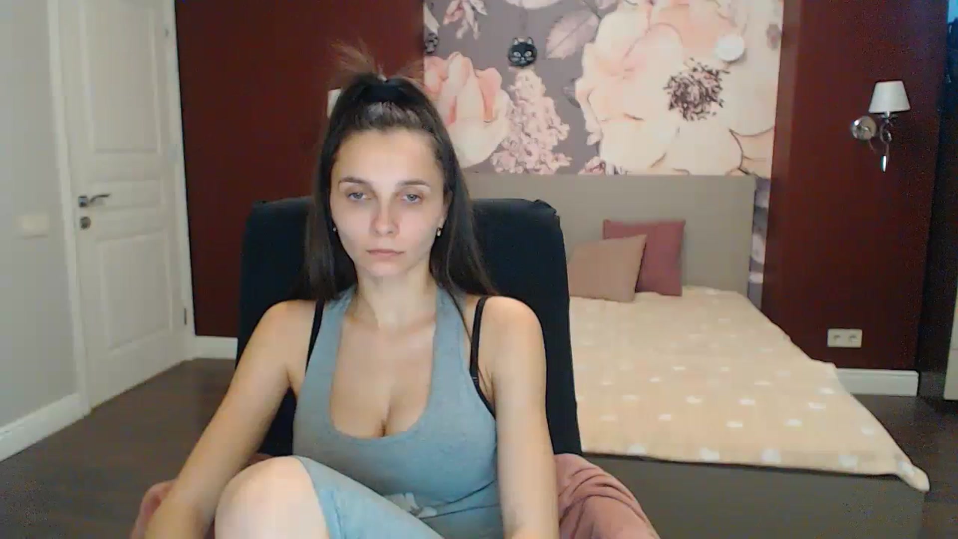 Gallery image thumbnail from Karina_Mils's myfreecams stream on, 12/16/2023, 09:25 image 20 of 20