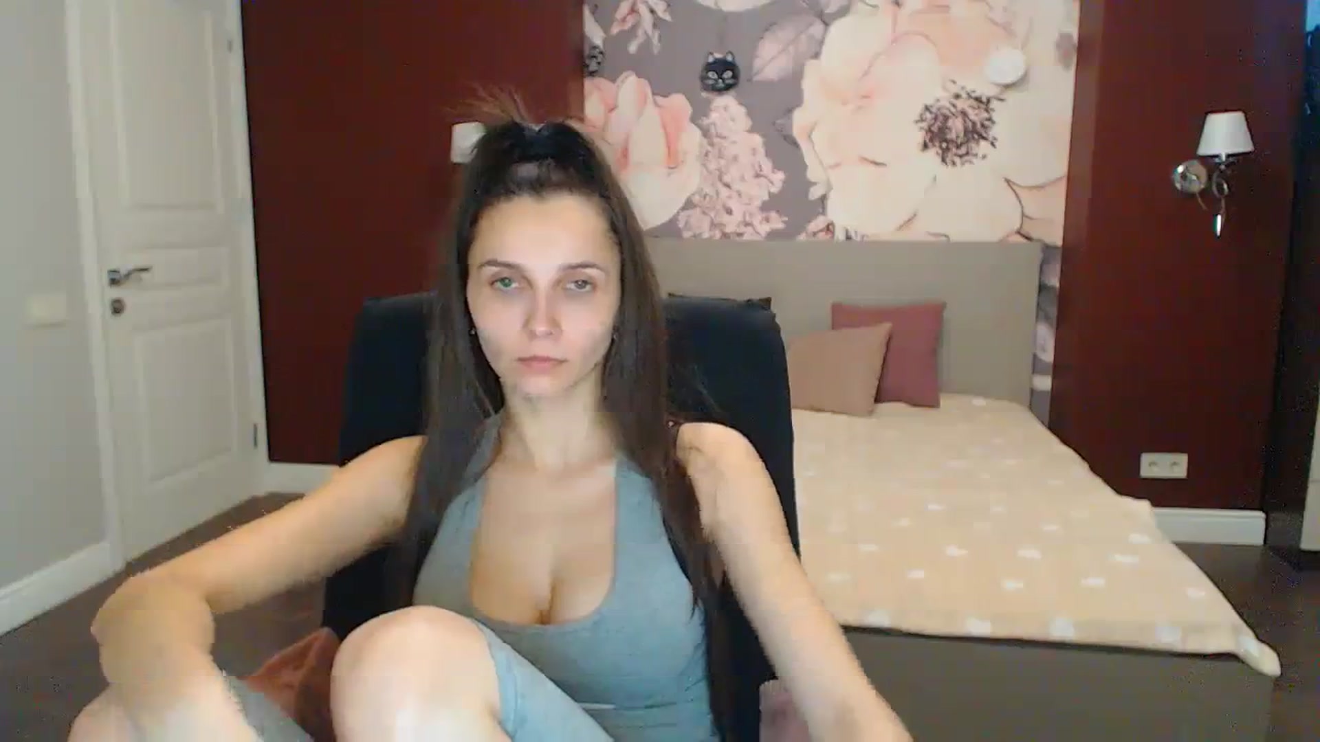 Gallery image thumbnail from Karina_Mils's myfreecams stream on, 12/16/2023, 09:25 image 8 of 20