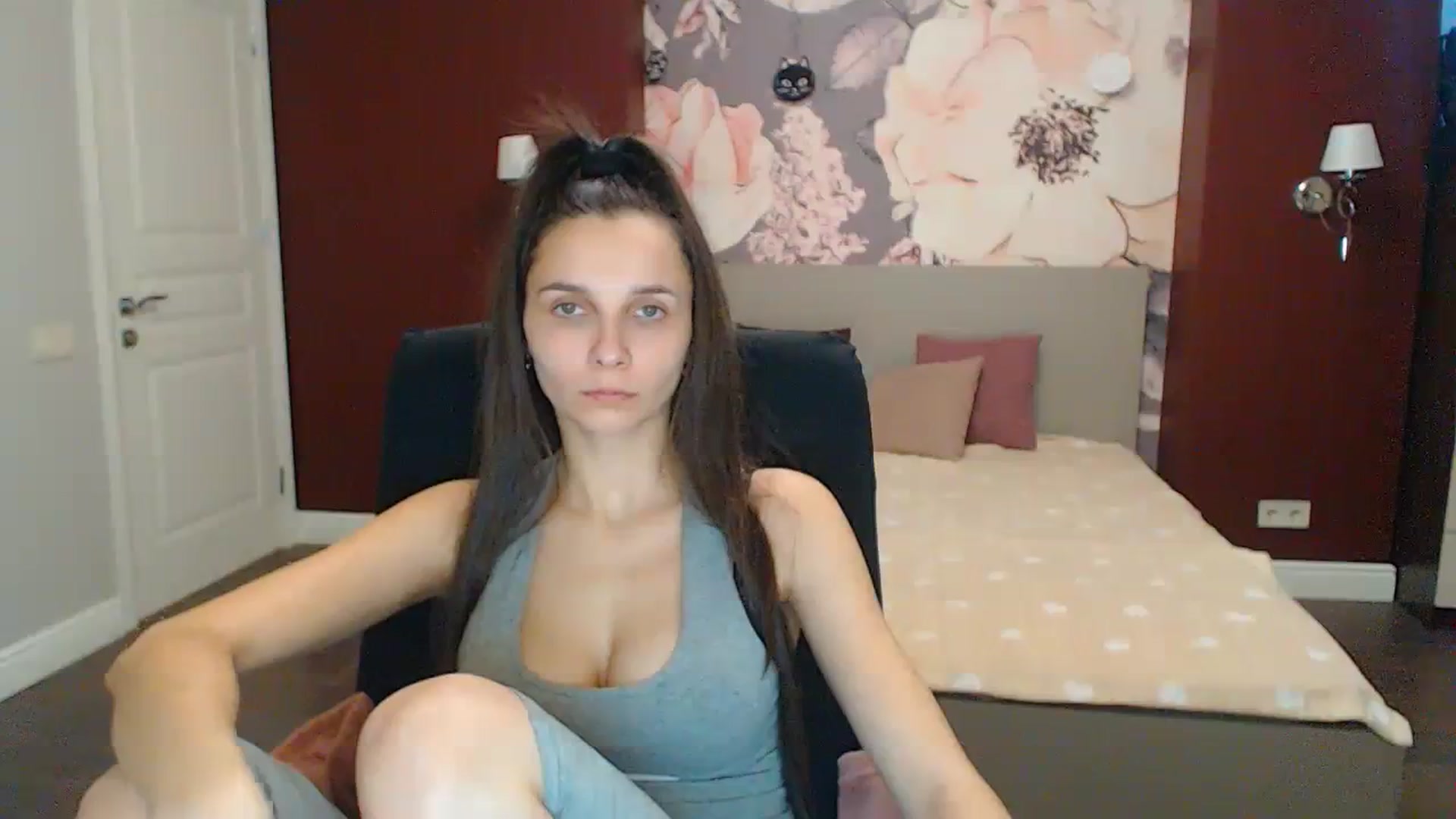 Gallery image thumbnail from Karina_Mils's myfreecams stream on, 12/16/2023, 09:25 image 9 of 20