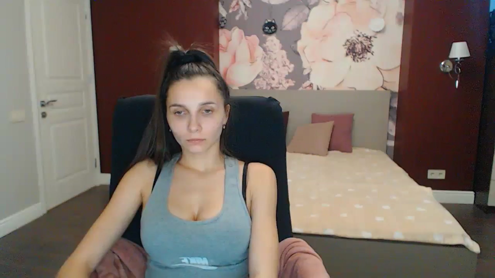 Gallery image thumbnail from Karina_Mils's myfreecams stream on, 12/16/2023, 10:19 image 7 of 20