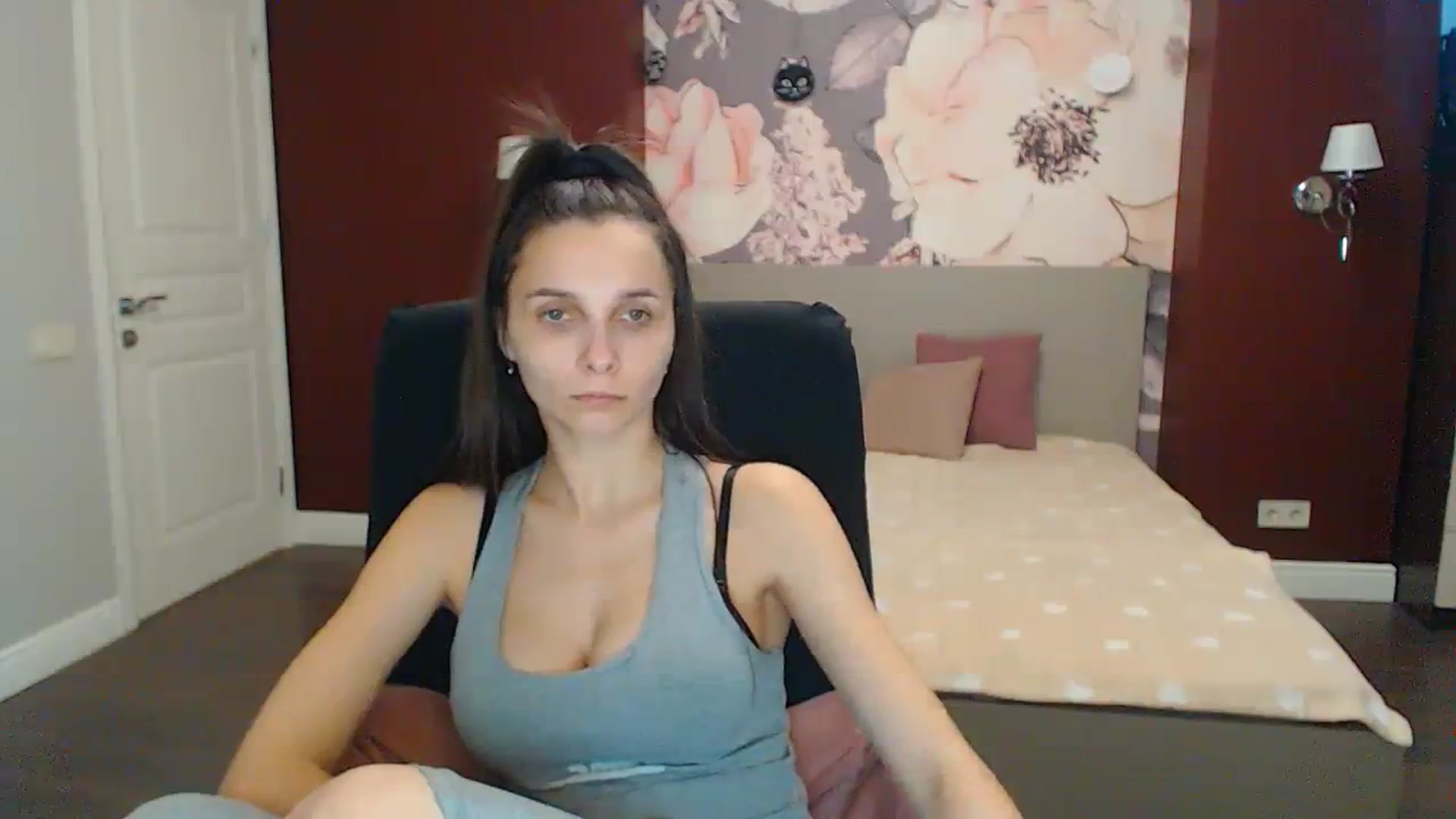 Gallery image thumbnail from Karina_Mils's myfreecams stream on, 12/16/2023, 10:19 image 3 of 20