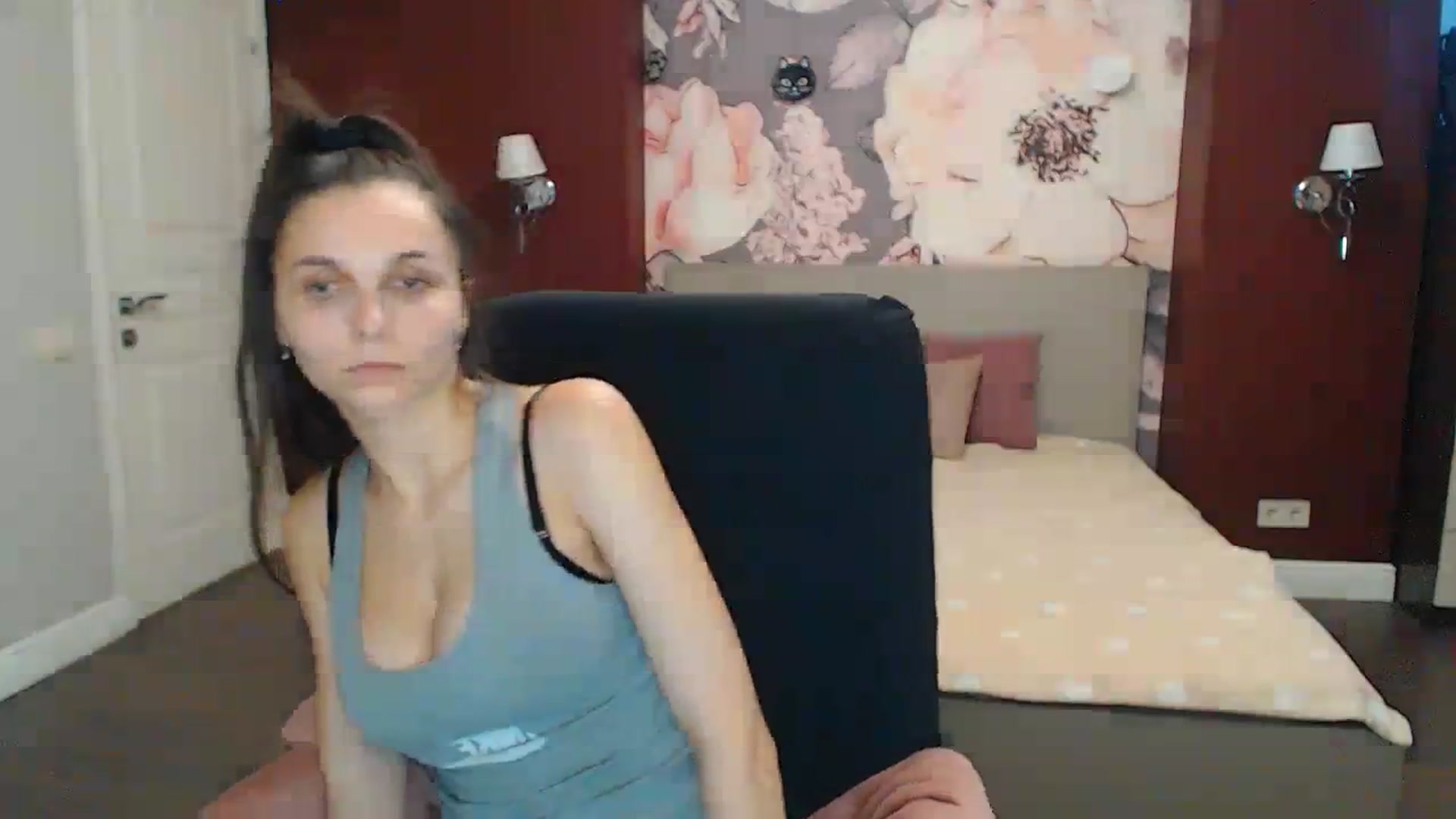 Gallery image thumbnail from Karina_Mils's myfreecams stream on, 12/16/2023, 10:19 image 10 of 20