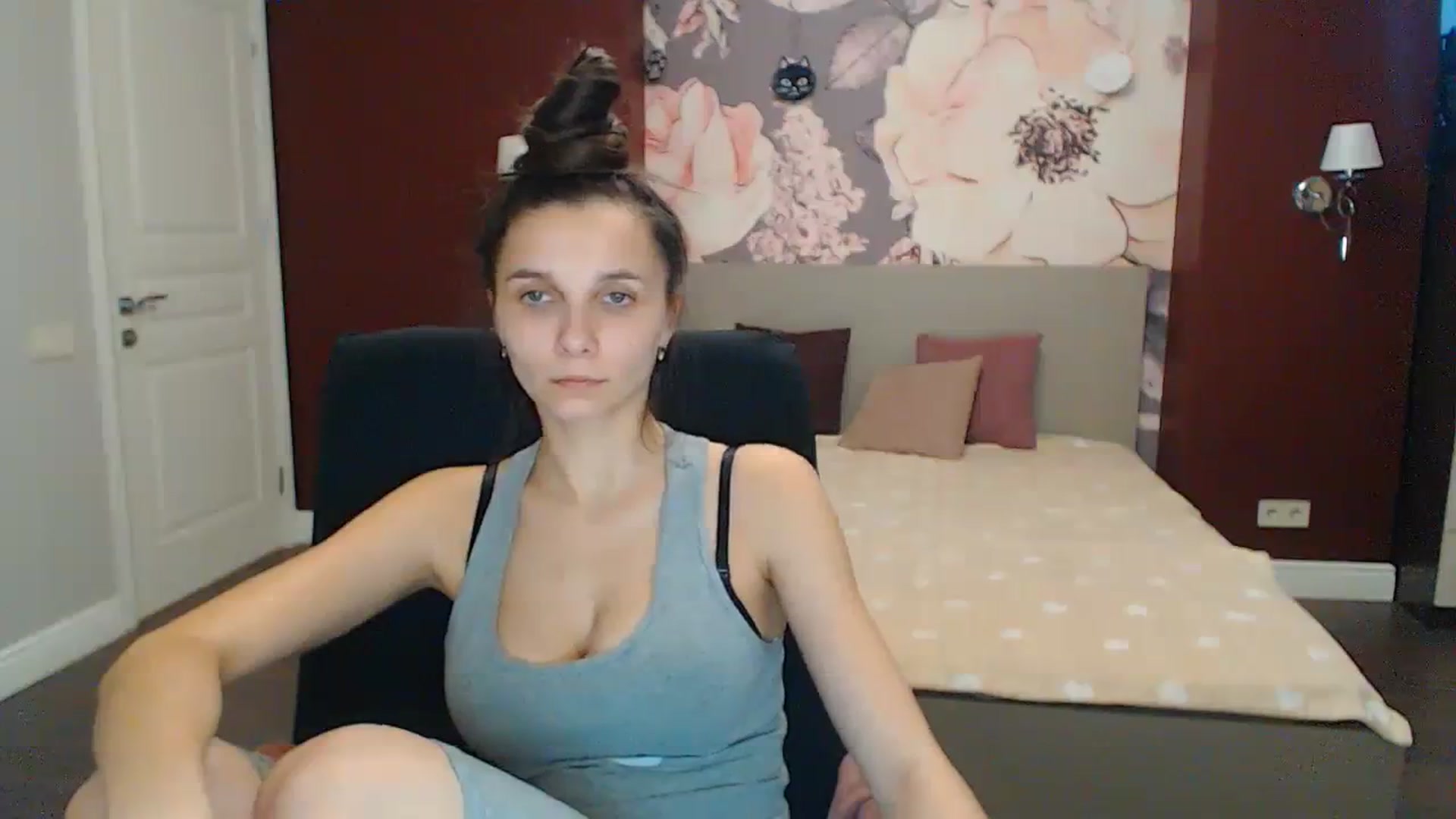 Gallery image thumbnail from Karina_Mils's myfreecams stream on, 12/16/2023, 10:19 image 12 of 20