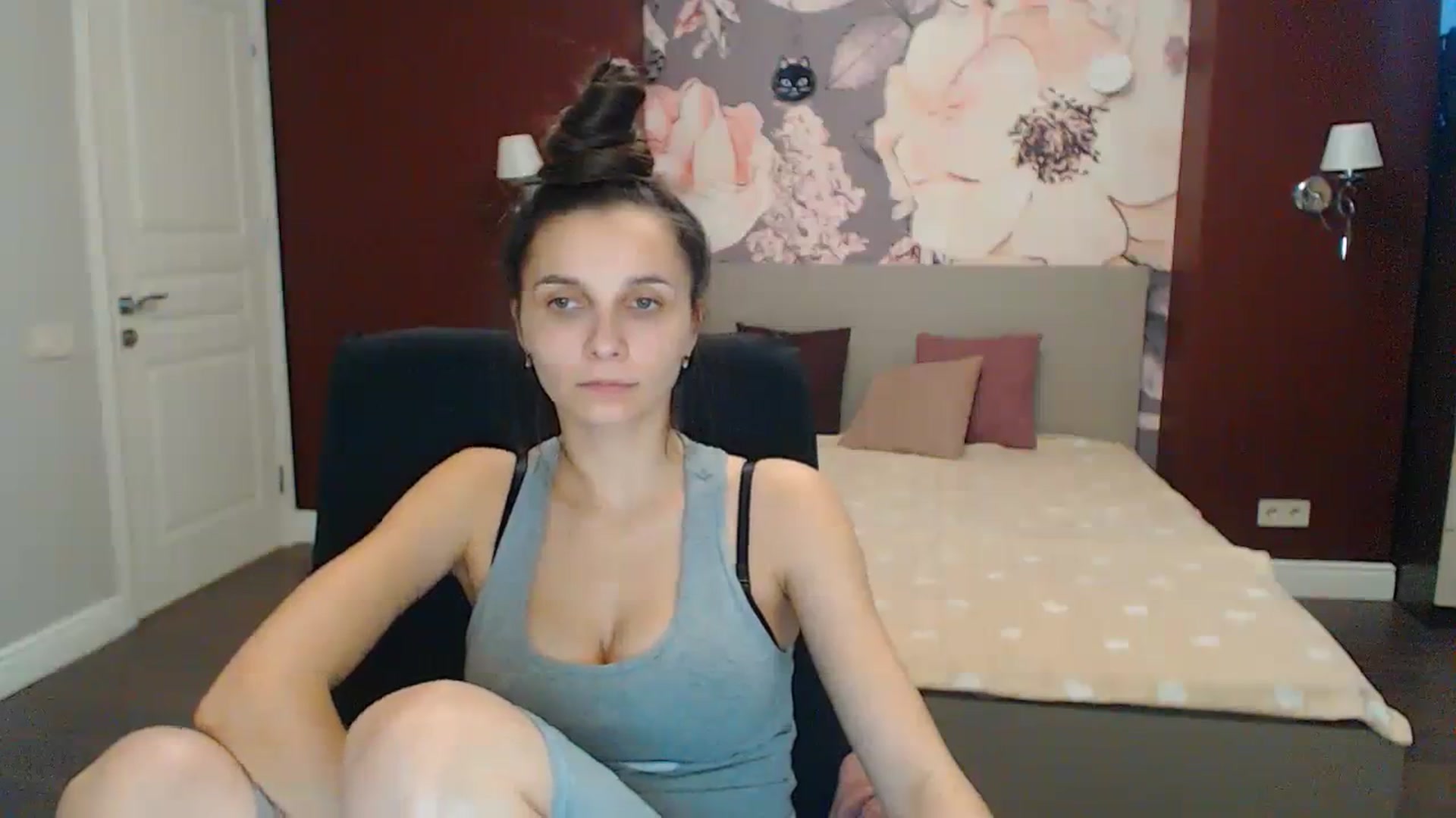Gallery image thumbnail from Karina_Mils's myfreecams stream on, 12/16/2023, 10:19 image 13 of 20