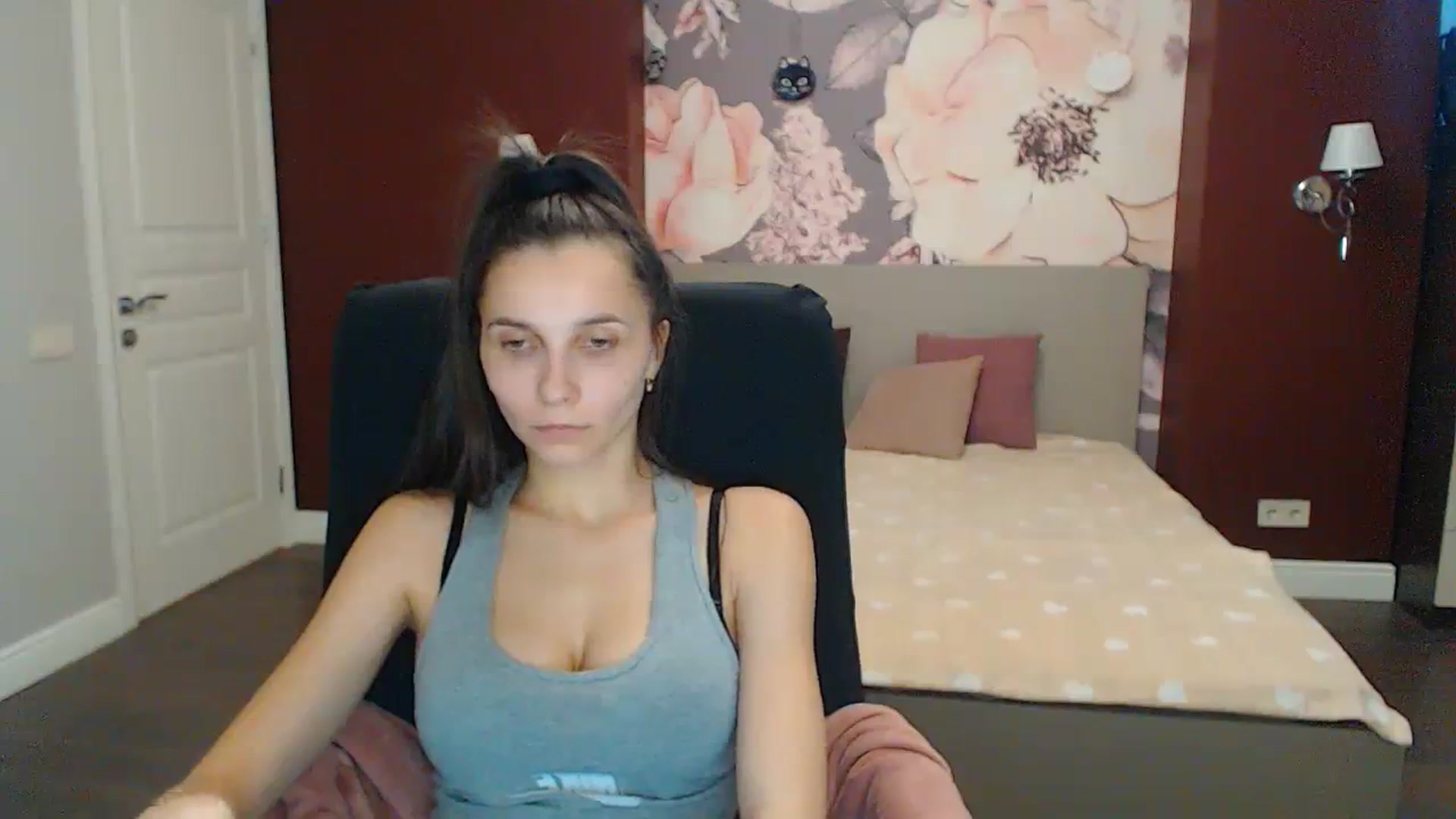 Gallery image thumbnail from Karina_Mils's myfreecams stream on, 12/16/2023, 10:19 image 9 of 20
