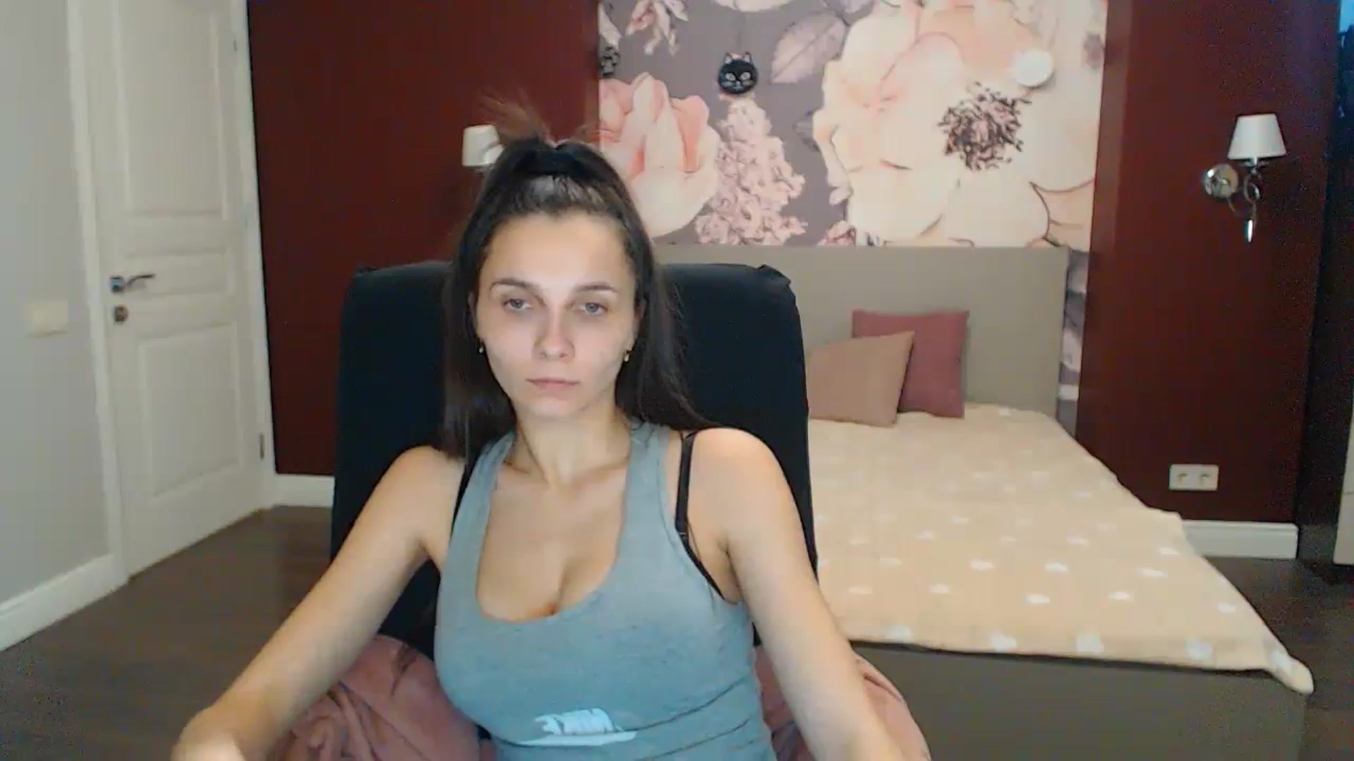 Gallery image thumbnail from Karina_Mils's myfreecams stream on, 12/16/2023, 10:19 image 6 of 20
