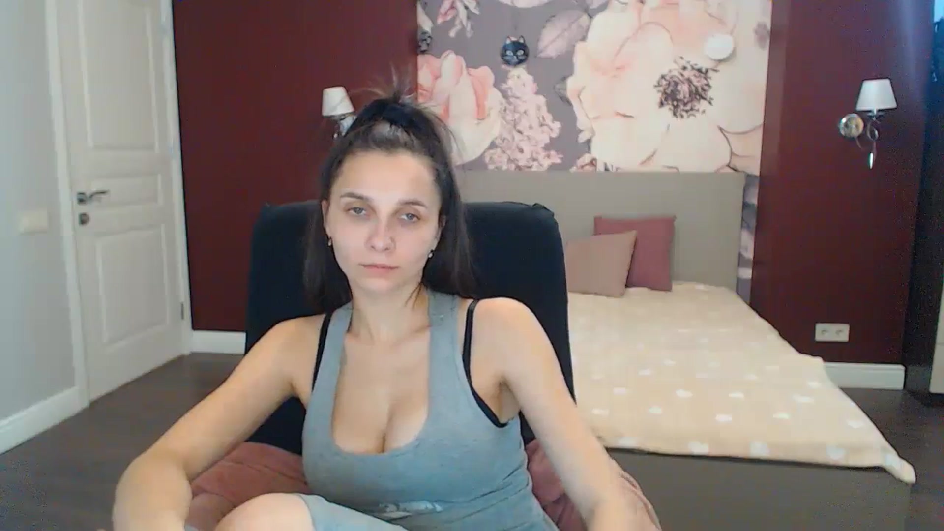 Gallery image thumbnail from Karina_Mils's myfreecams stream on, 12/16/2023, 10:50 image 9 of 20