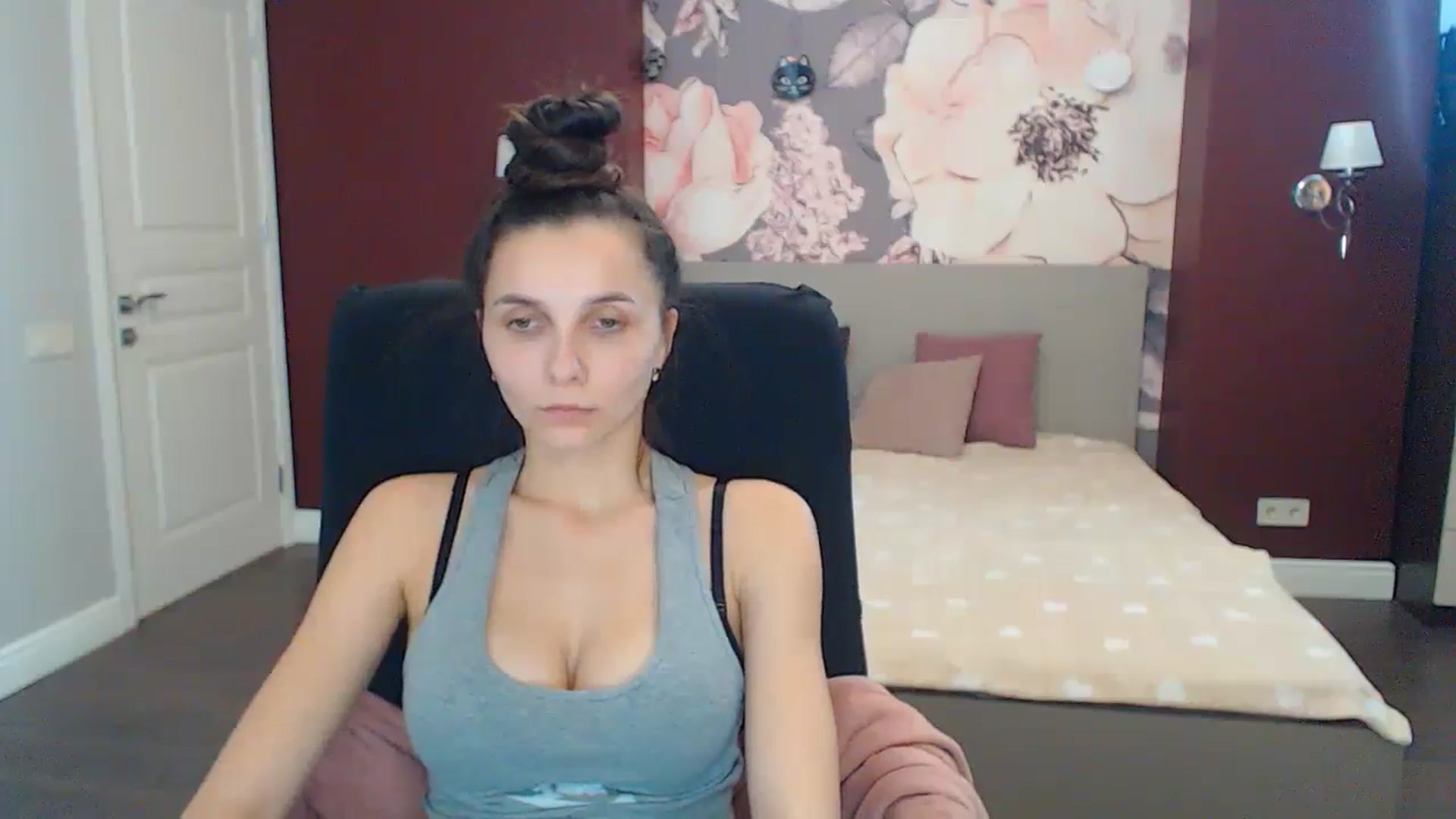 Gallery image thumbnail from Karina_Mils's myfreecams stream on, 12/16/2023, 10:50 image 18 of 20
