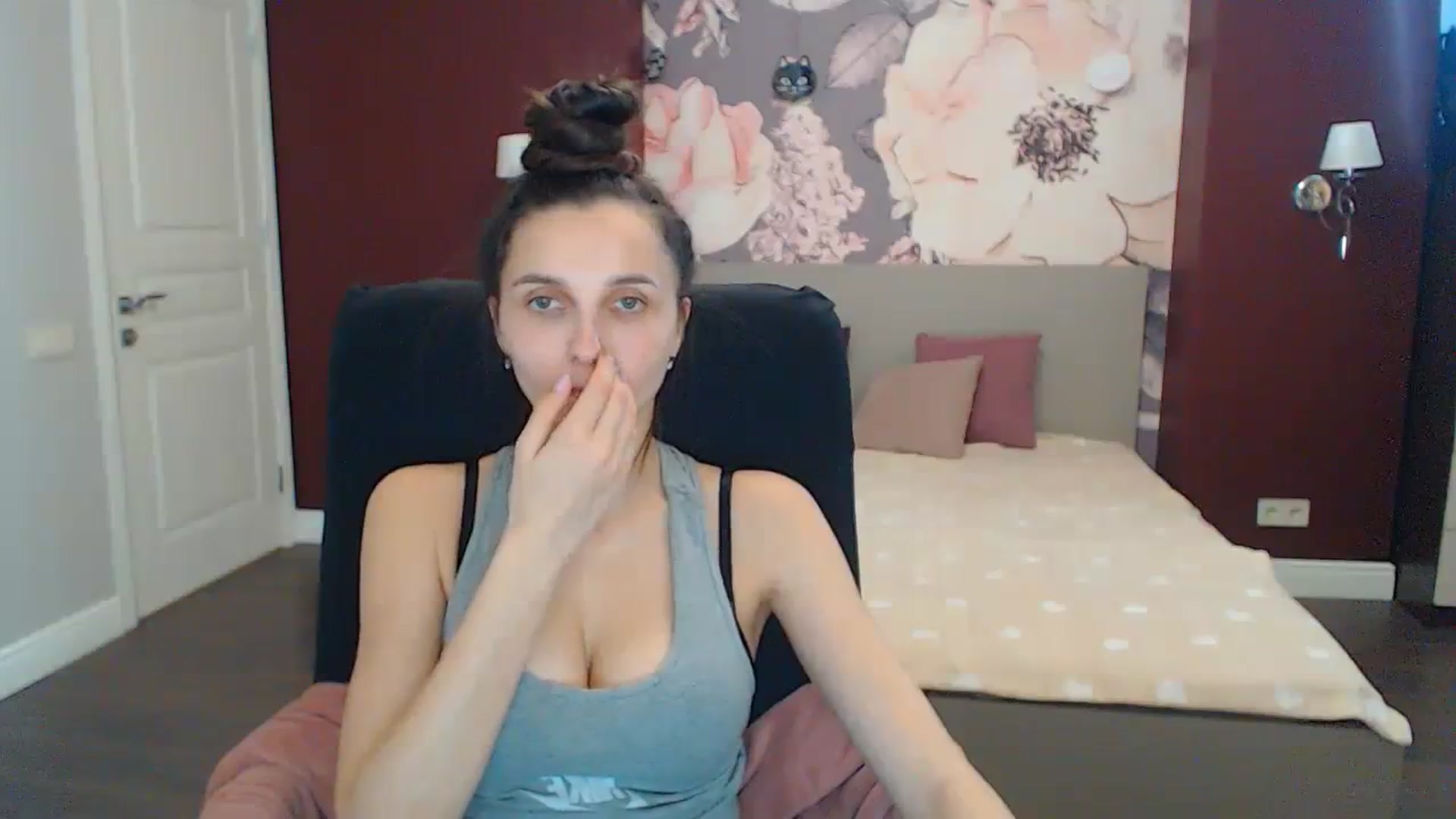 Gallery image thumbnail from Karina_Mils's myfreecams stream on, 12/16/2023, 10:50 image 13 of 20
