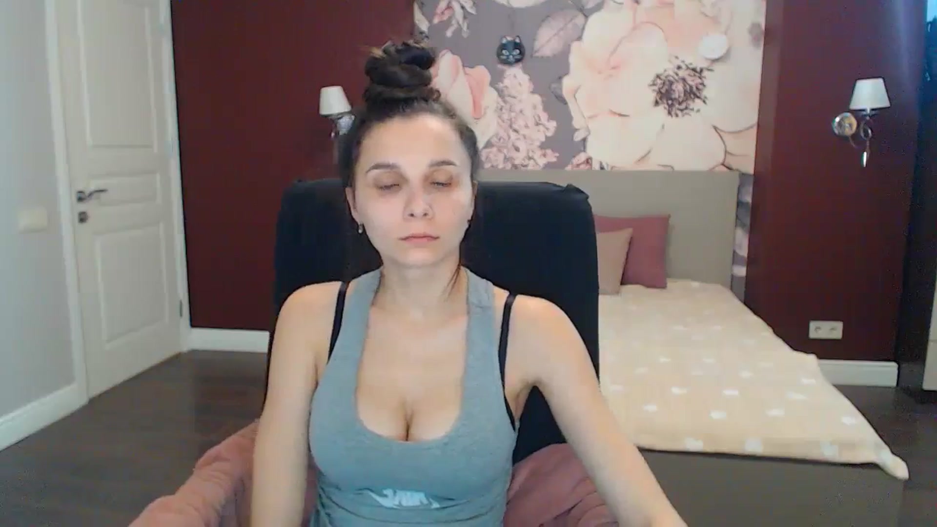 Gallery image thumbnail from Karina_Mils's myfreecams stream on, 12/16/2023, 10:50 image 11 of 20