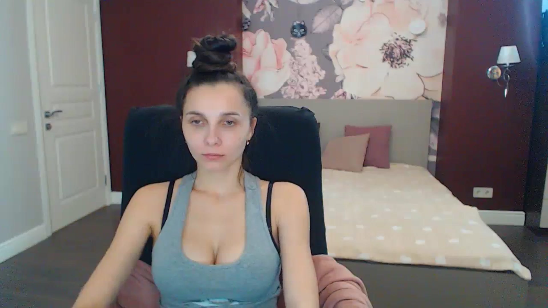 Gallery image thumbnail from Karina_Mils's myfreecams stream on, 12/16/2023, 10:50 image 19 of 20