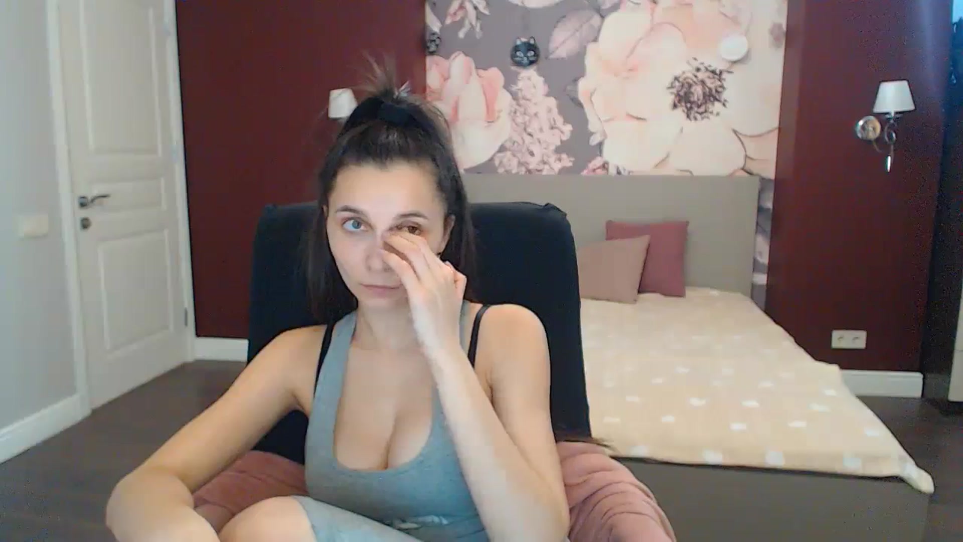 Gallery image thumbnail from Karina_Mils's myfreecams stream on, 12/16/2023, 10:50 image 8 of 20