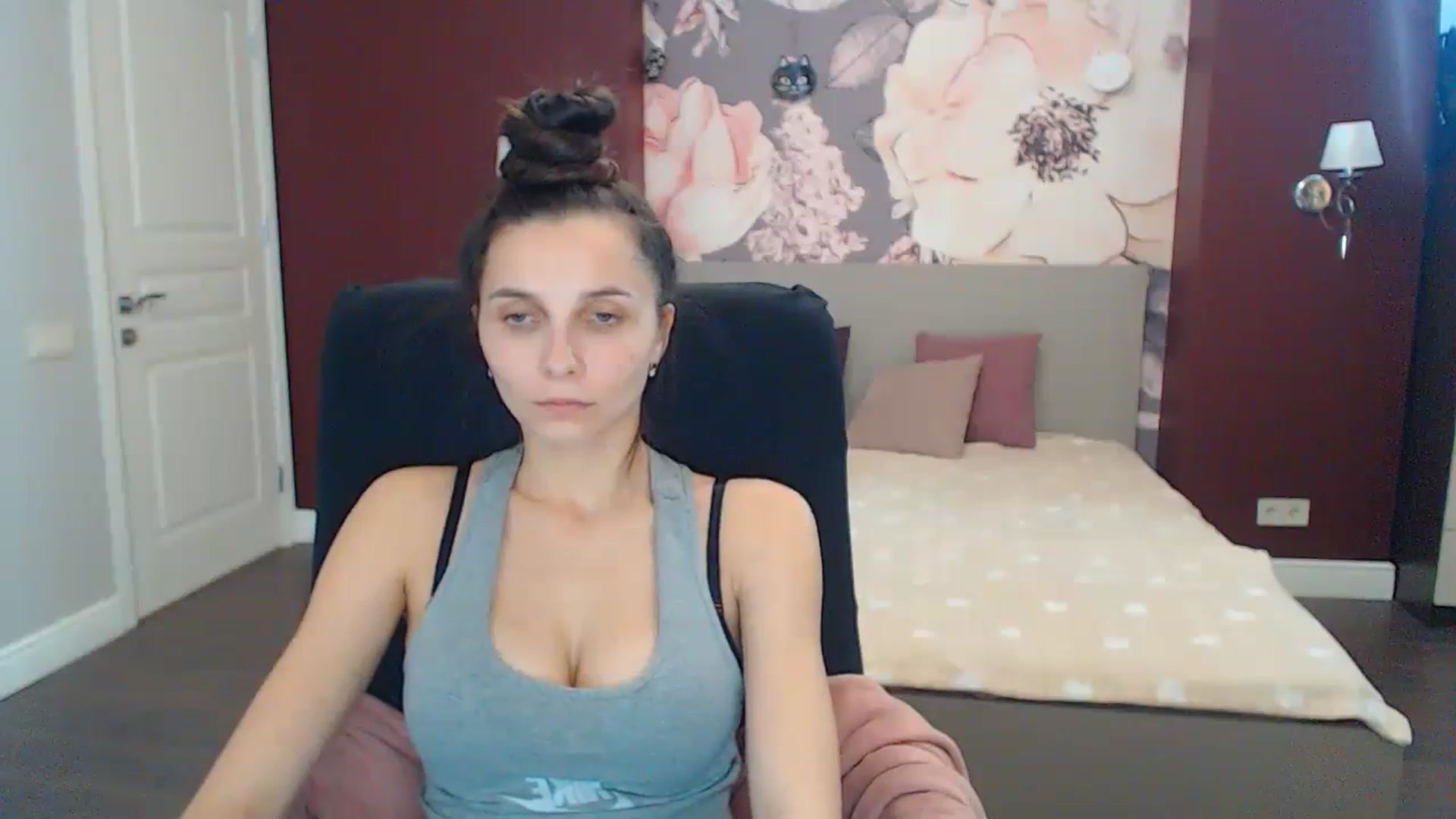 Gallery image thumbnail from Karina_Mils's myfreecams stream on, 12/16/2023, 10:50 image 17 of 20