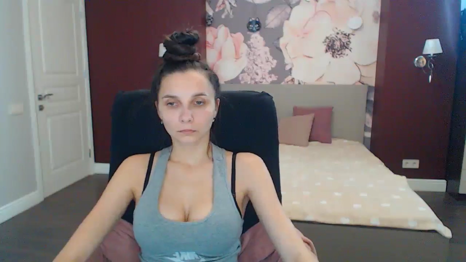 Gallery image thumbnail from Karina_Mils's myfreecams stream on, 12/16/2023, 10:50 image 20 of 20
