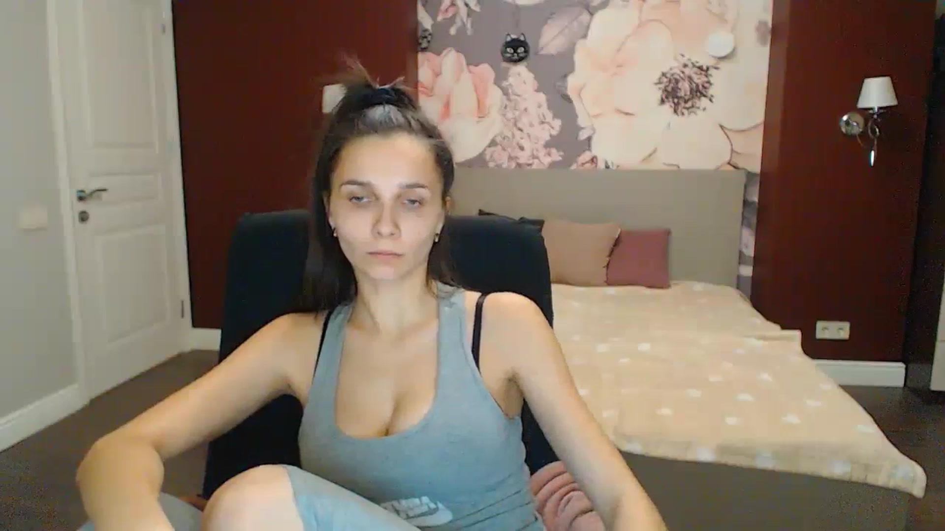 Gallery image thumbnail from Karina_Mils's myfreecams stream on, 12/16/2023, 14:50 image 18 of 20