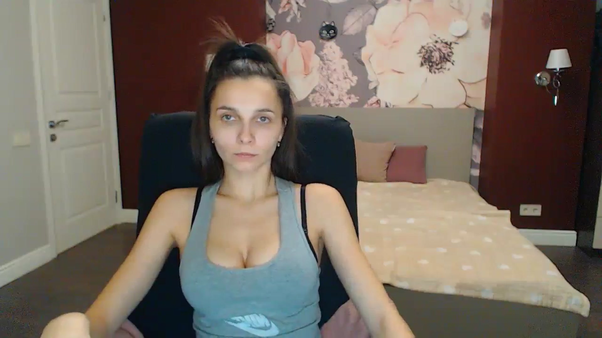 Gallery image thumbnail from Karina_Mils's myfreecams stream on, 12/16/2023, 14:50 image 11 of 20