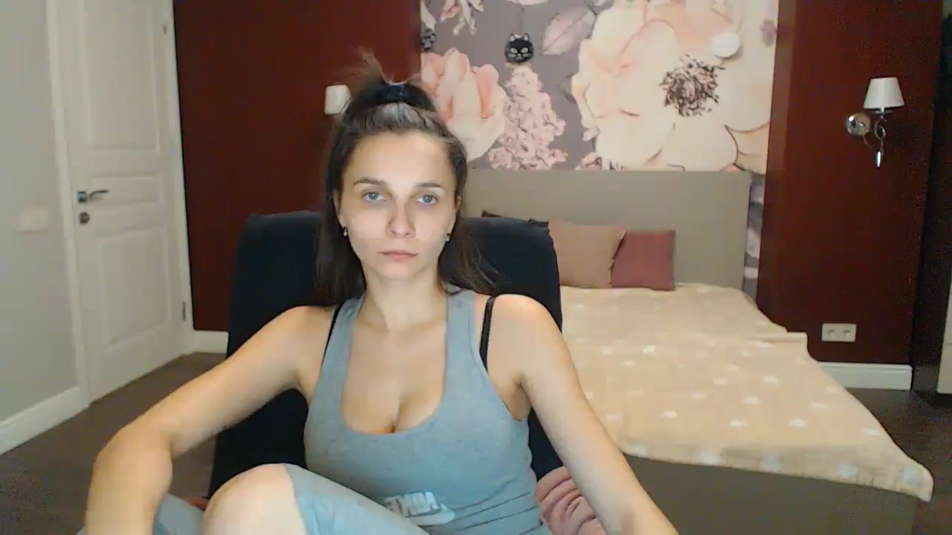 Gallery image thumbnail from Karina_Mils's myfreecams stream on, 12/16/2023, 14:50 image 15 of 20