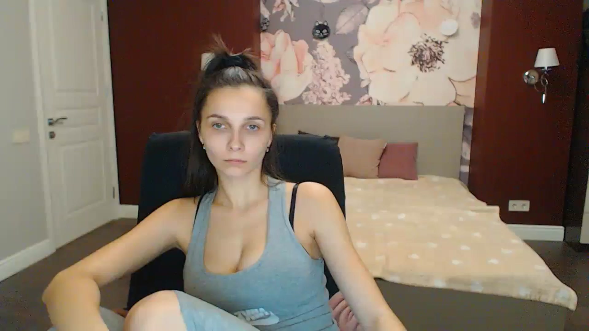 Gallery image thumbnail from Karina_Mils's myfreecams stream on, 12/16/2023, 14:50 image 19 of 20