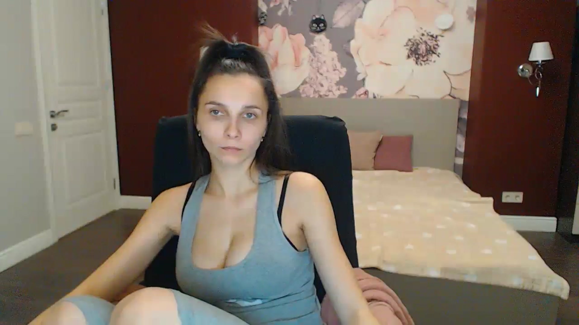 Gallery image thumbnail from Karina_Mils's myfreecams stream on, 12/16/2023, 16:28 image 7 of 20