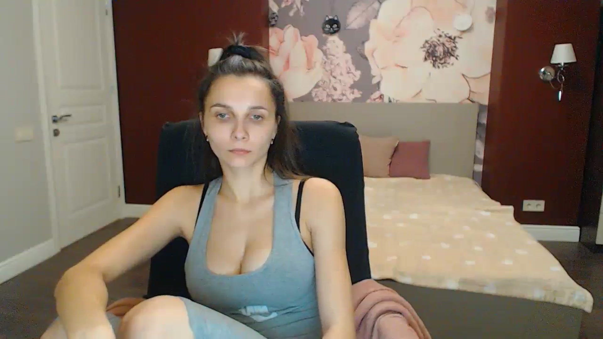 Gallery image thumbnail from Karina_Mils's myfreecams stream on, 12/16/2023, 16:28 image 4 of 20