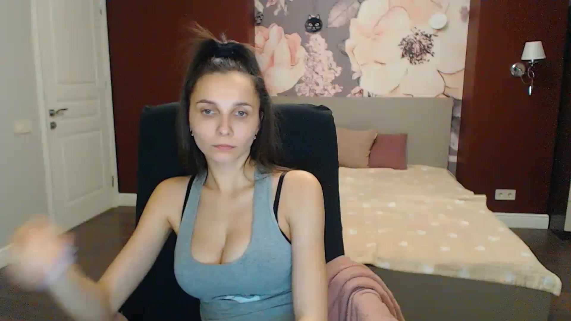 Gallery image thumbnail from Karina_Mils's myfreecams stream on, 12/16/2023, 16:28 image 9 of 20