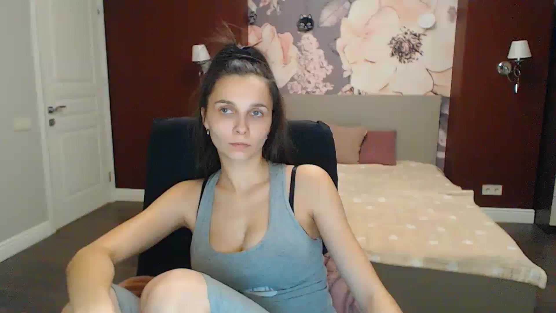 Gallery image thumbnail from Karina_Mils's myfreecams stream on, 12/16/2023, 16:28 image 16 of 20