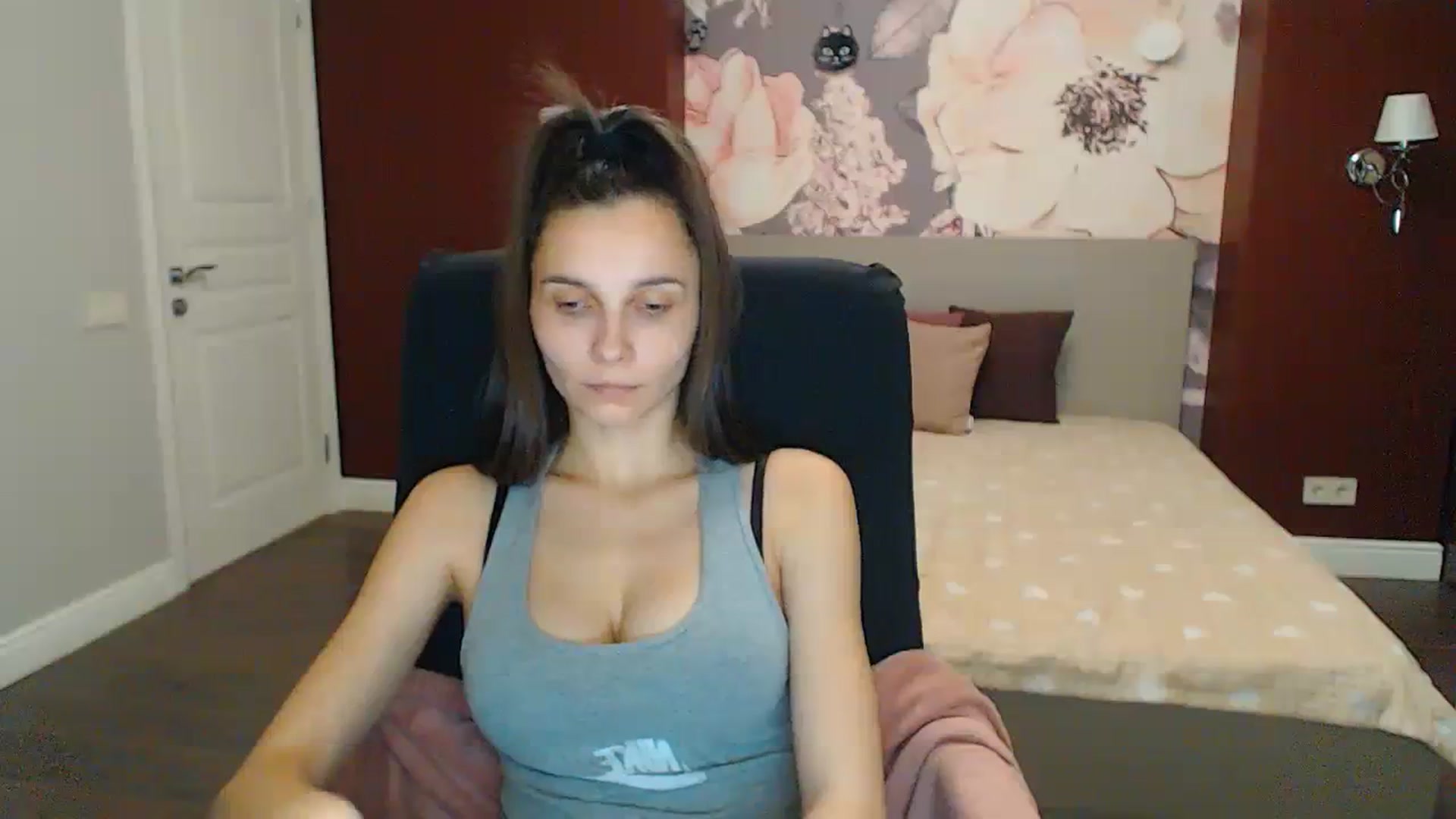 Gallery image thumbnail from Karina_Mils's myfreecams stream on, 12/17/2023, 16:42 image 20 of 20