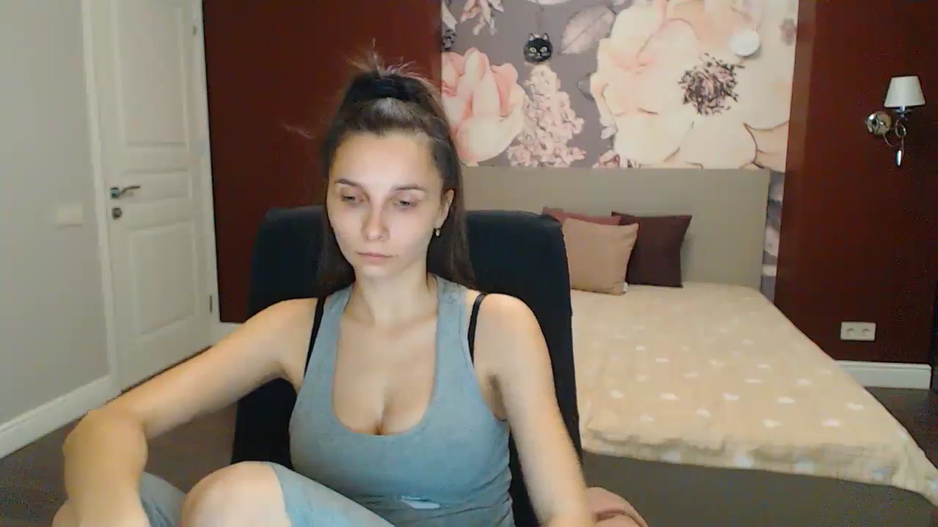 Gallery image thumbnail from Karina_Mils's myfreecams stream on, 12/17/2023, 18:07 image 19 of 20