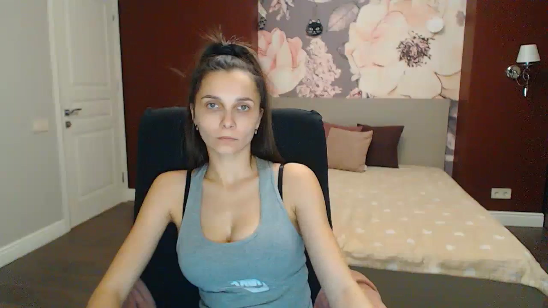 Gallery image thumbnail from Karina_Mils's myfreecams stream on, 12/17/2023, 18:07 image 20 of 20