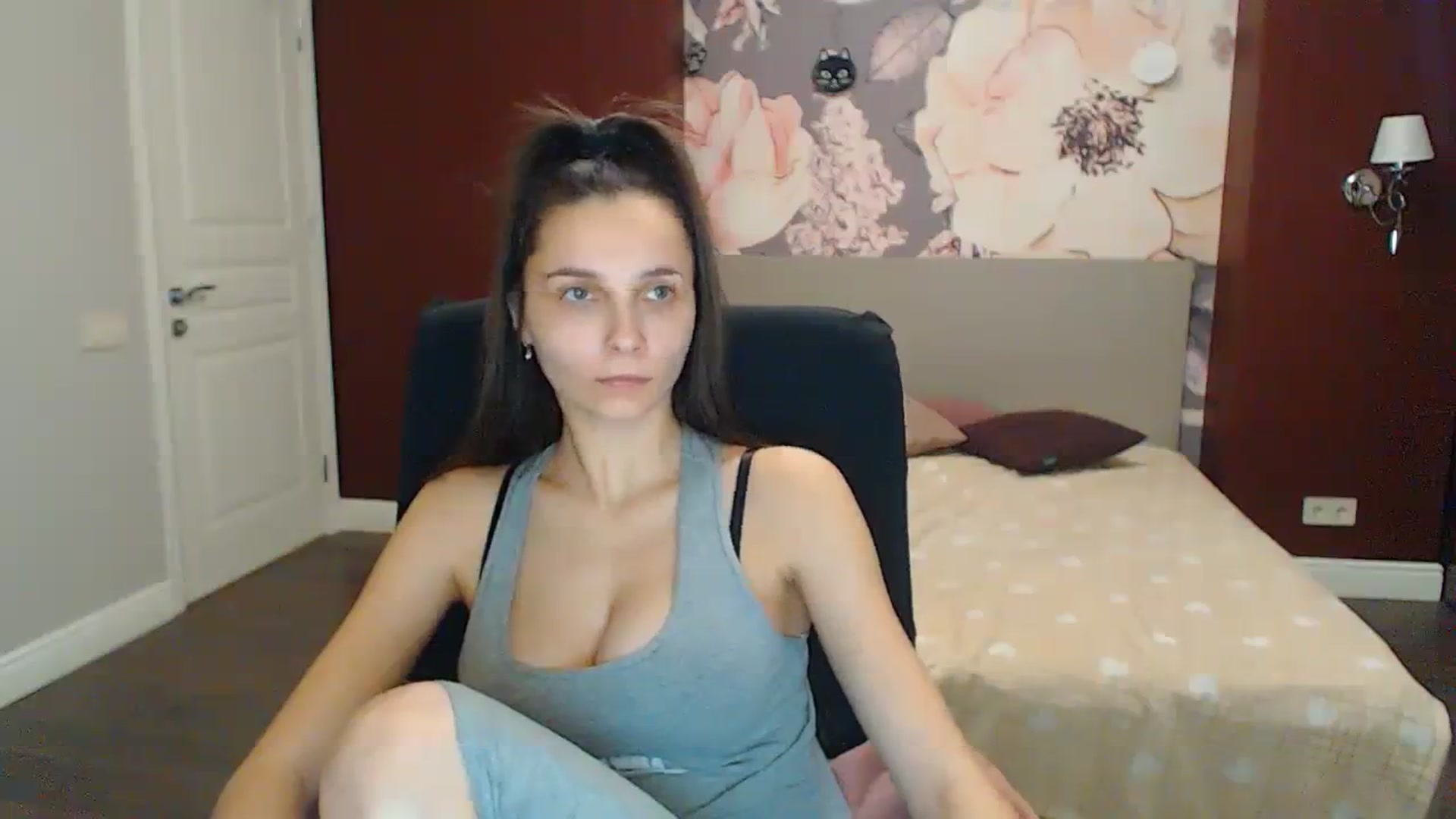Gallery image thumbnail from Karina_Mils's myfreecams stream on, 12/18/2023, 12:10 image 12 of 20