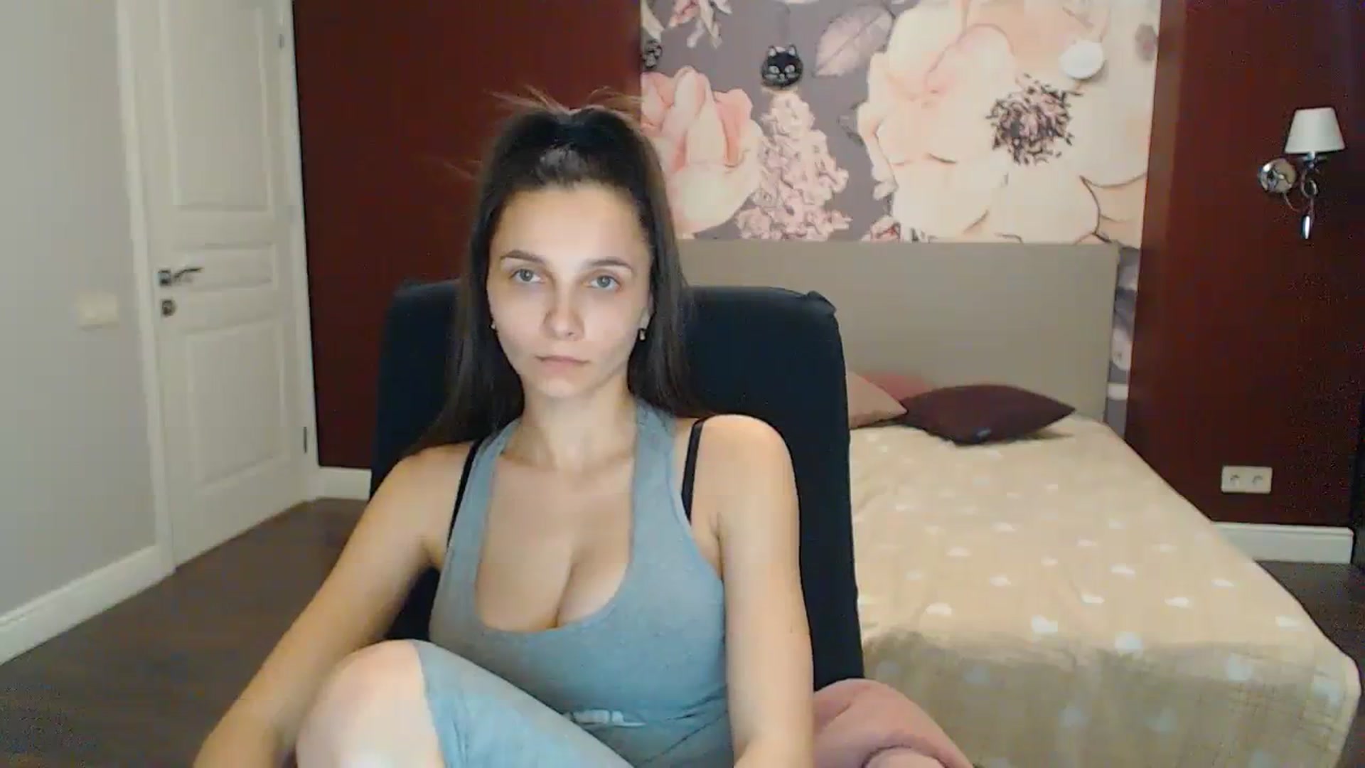 Gallery image thumbnail from Karina_Mils's myfreecams stream on, 12/18/2023, 12:10 image 11 of 20