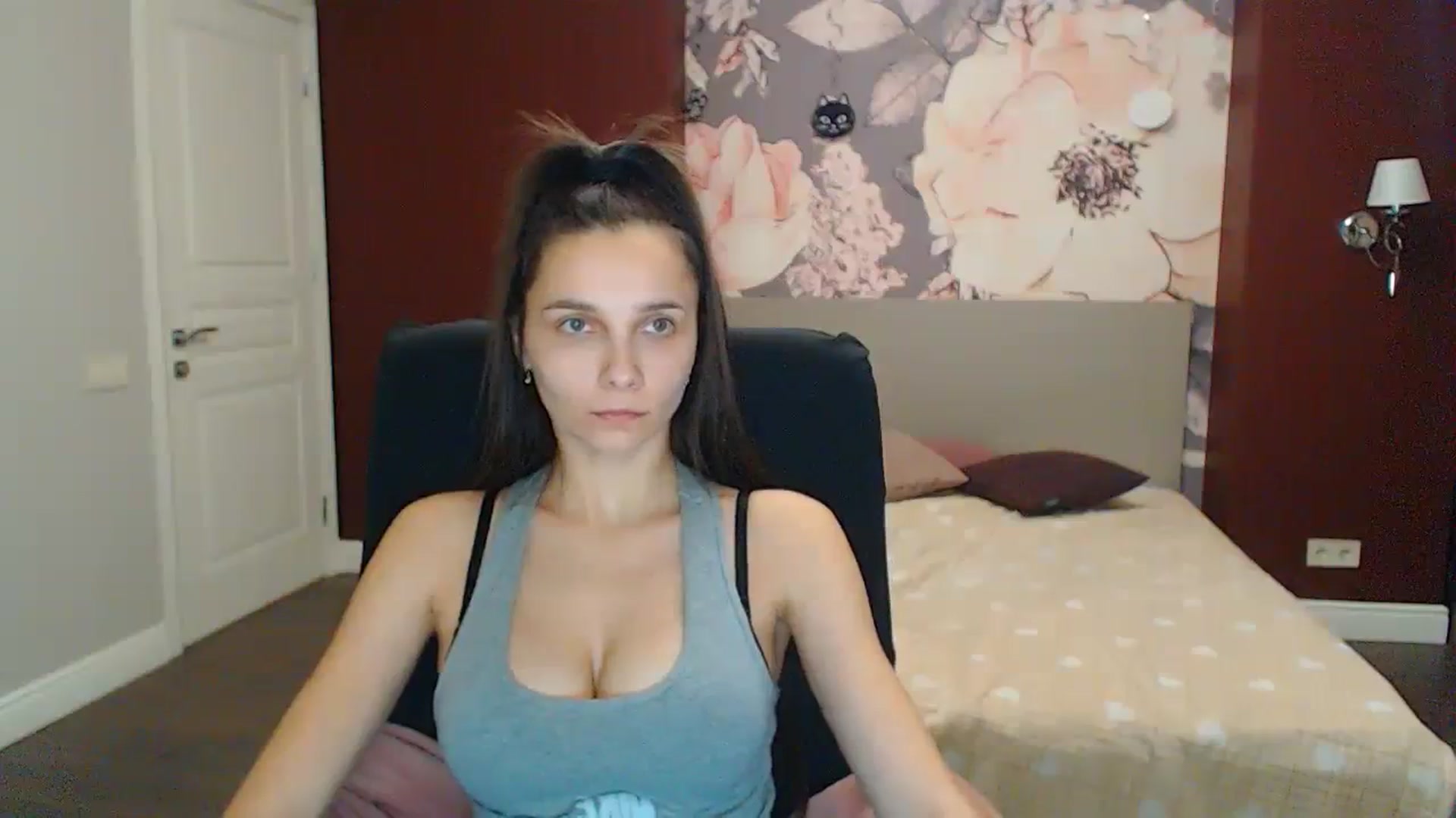 Gallery image thumbnail from Karina_Mils's myfreecams stream on, 12/18/2023, 12:10 image 15 of 20