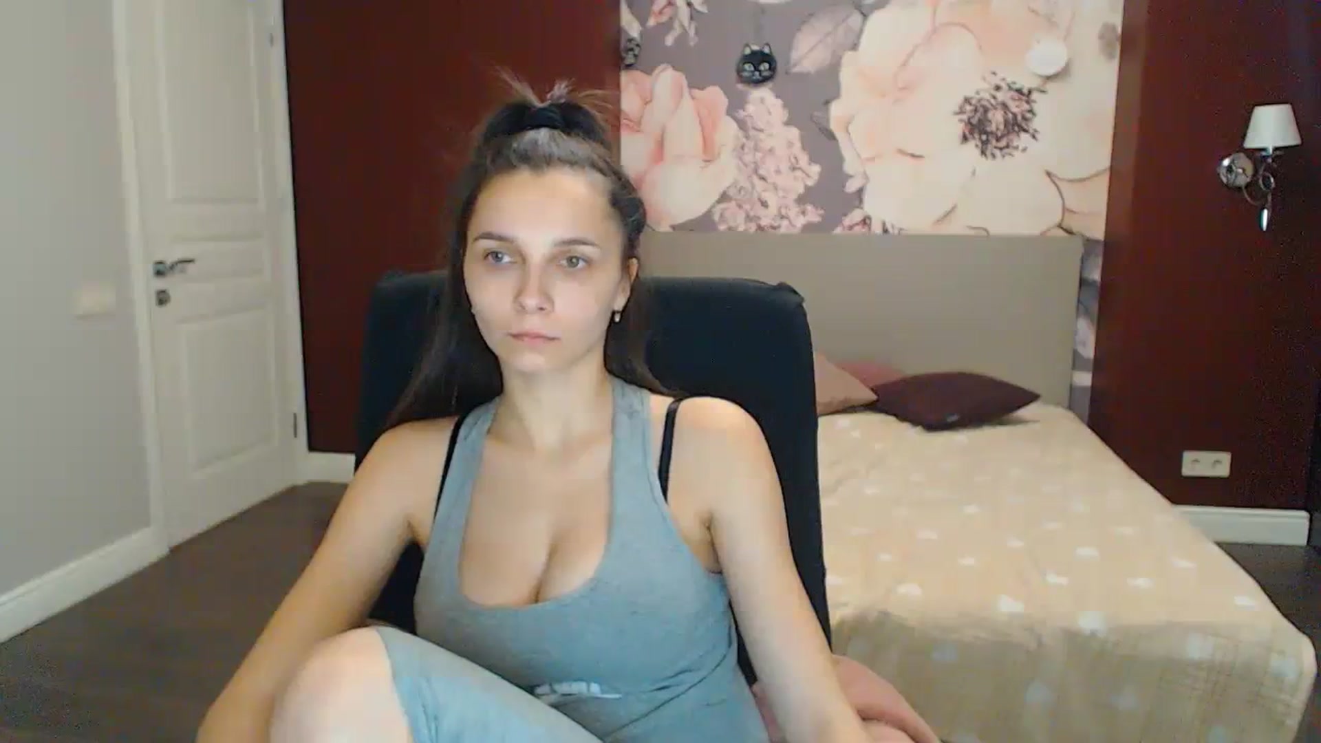 Gallery image thumbnail from Karina_Mils's myfreecams stream on, 12/18/2023, 12:10 image 2 of 20