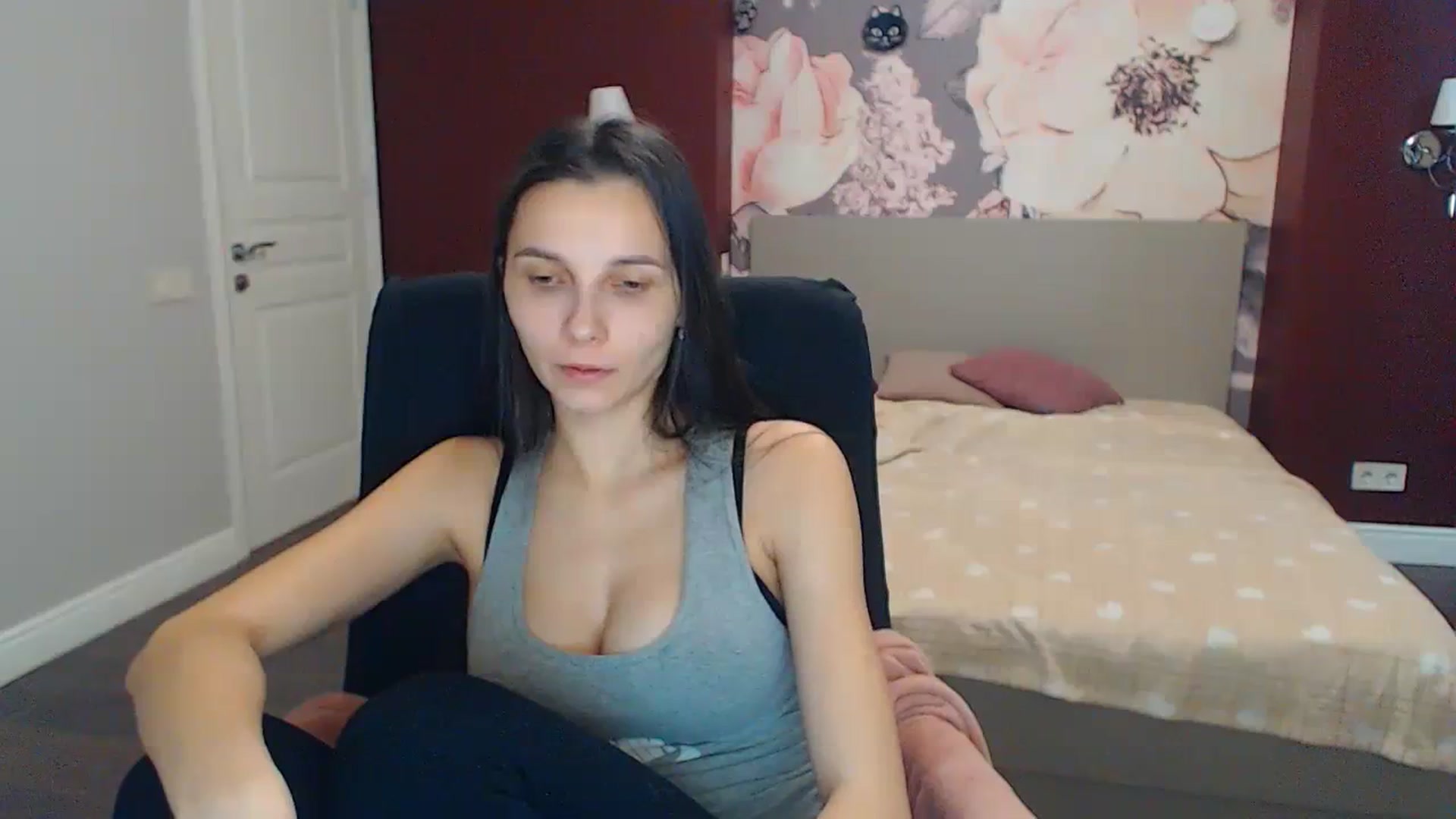 Gallery image thumbnail from Karina_Mils's myfreecams stream on, 12/25/2023, 09:35 image 7 of 20