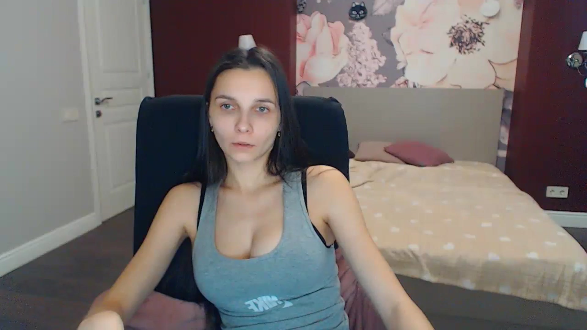 Gallery image thumbnail from Karina_Mils's myfreecams stream on, 12/25/2023, 09:35 image 18 of 20
