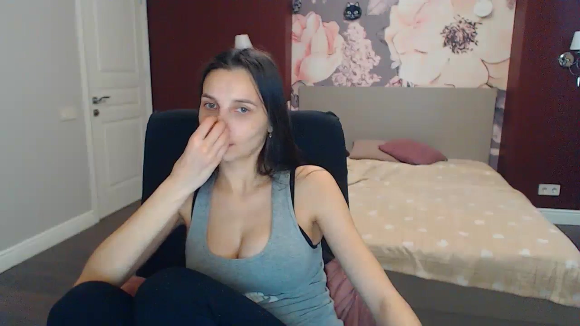 Gallery image thumbnail from Karina_Mils's myfreecams stream on, 12/25/2023, 09:35 image 5 of 20