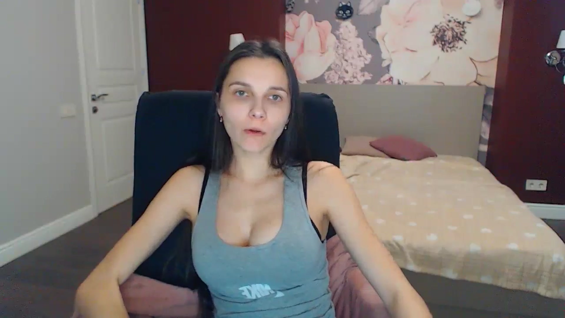 Gallery image thumbnail from Karina_Mils's myfreecams stream on, 12/25/2023, 09:35 image 15 of 20