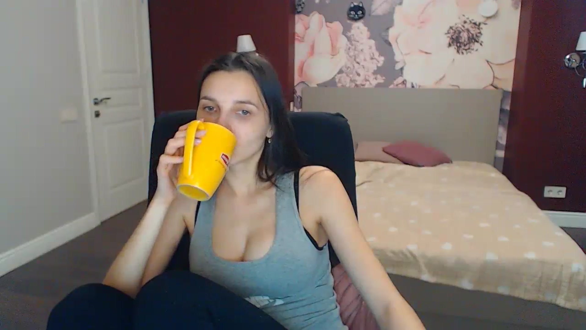 Gallery image thumbnail from Karina_Mils's myfreecams stream on, 12/25/2023, 09:35 image 11 of 20